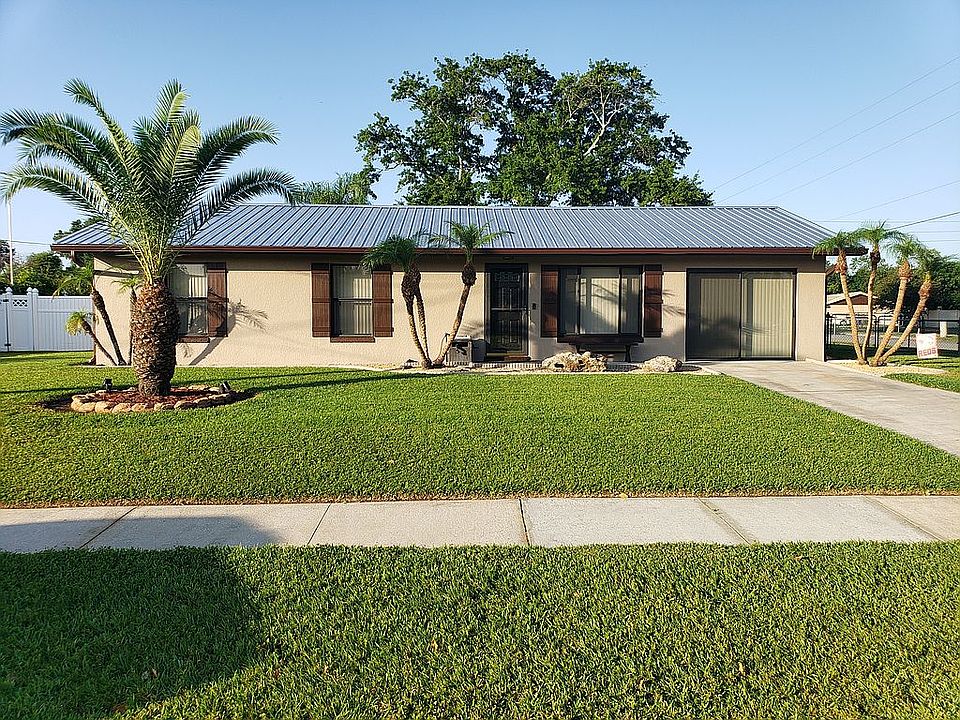 1st image of 1608 Manor Dr