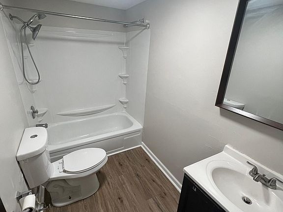 4th image of 823 N Jackson St APT 3
