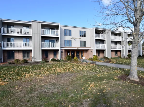 24 Old Colony Way APT 10, Orleans, MA 02653