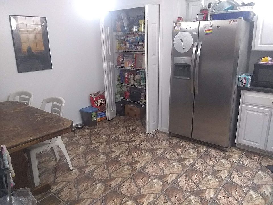 Kitchen with new tile