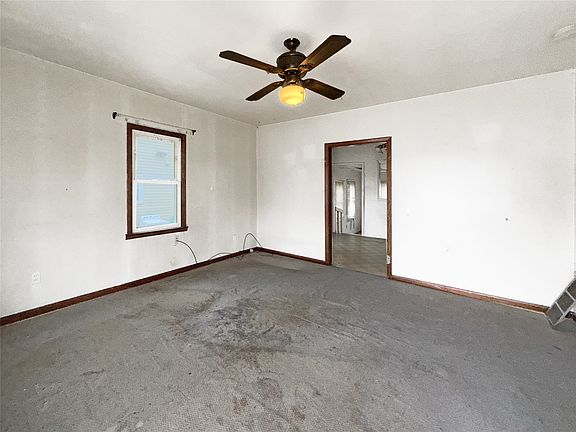 3rd image of 4012 Amherst St