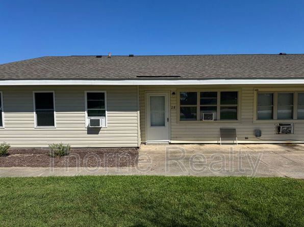 400 E Northern Blvd APT 28