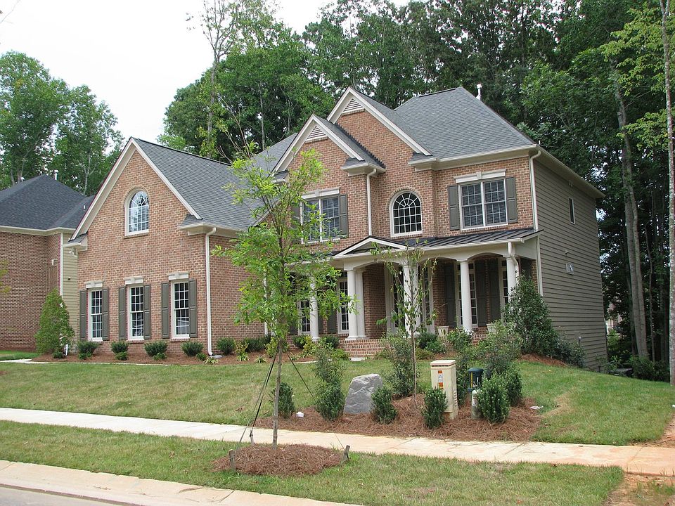 2nd image of 141 Aspenridge Dr