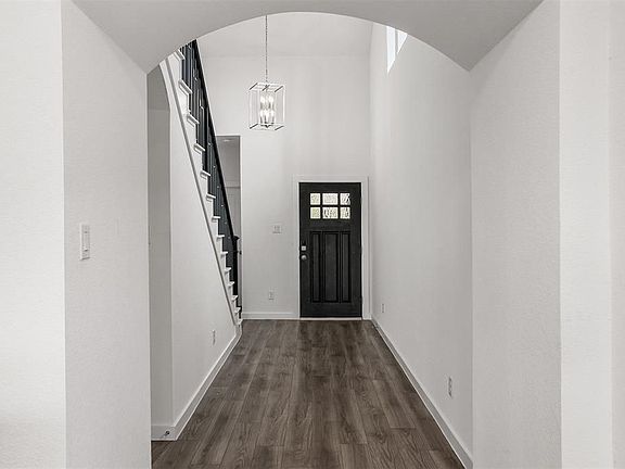 5th image of 13017 Sapphire Lake Ln
