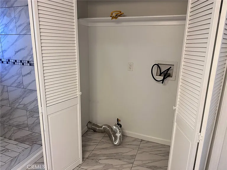 5371 Topeka Dr — Photo 16