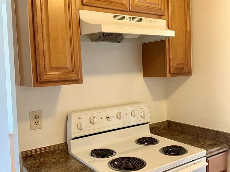 Kingston Harbor Apartments — Photo 7