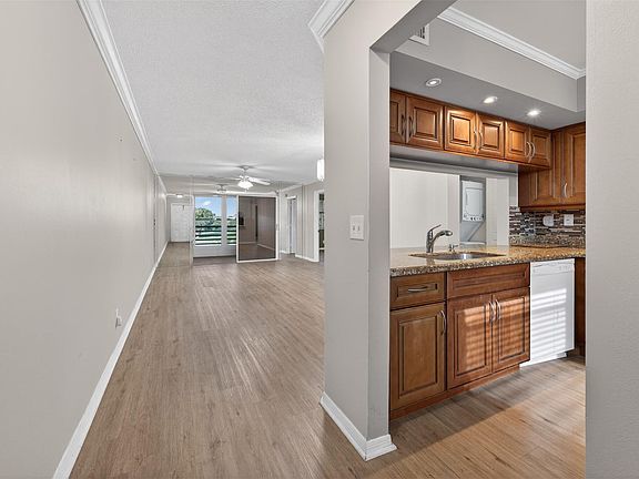 4th image of 2524 NW 104th Avenue #307