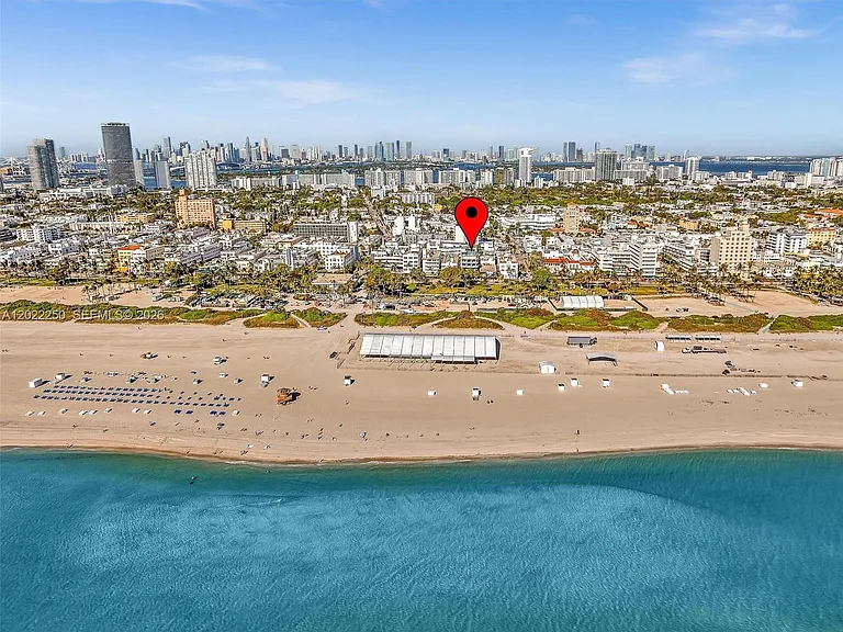 1052 Ocean Dr #C203 — Photo 1
