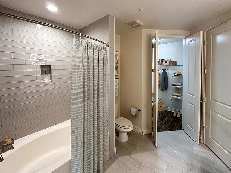 Gables Villa Rosa — Photo 47