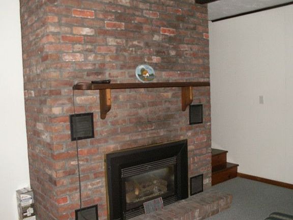 4th image of 100 Garmish St