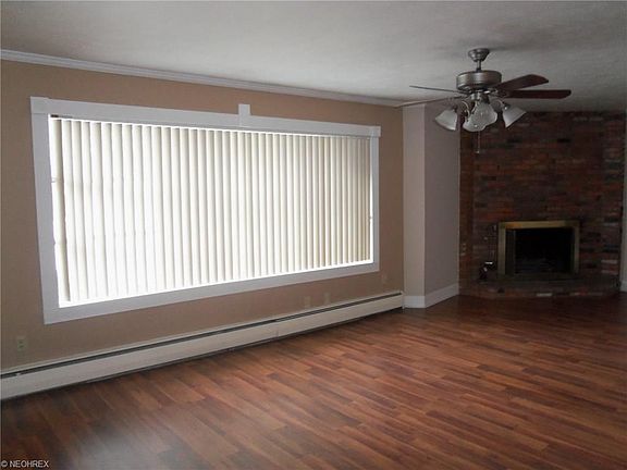2nd image of 4 Meadowlawn Dr Unit 24
