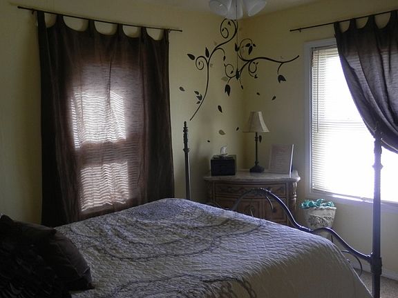5th image of 1328 N Gessel St