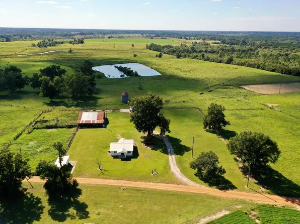 221 Gettysburg Rd, Fitzgerald, GA 31750