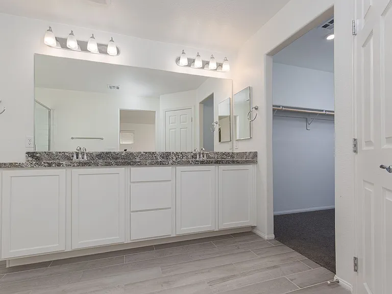 8045 Skye Foxx St — Photo 27