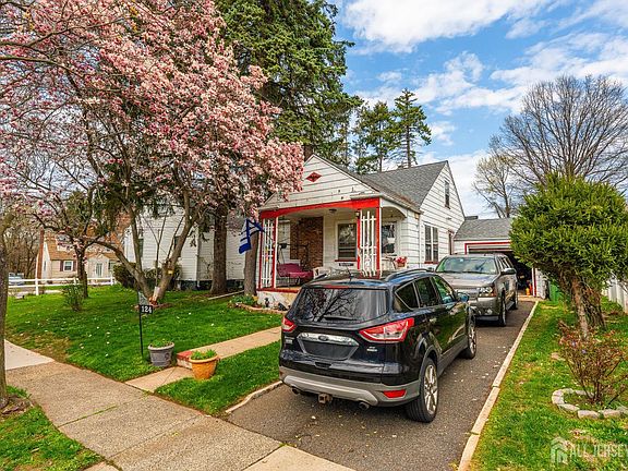 3rd image of 124 W 10th Ave