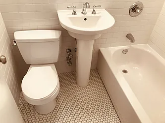 Rented by Metropolis Real Estate of Manhattan