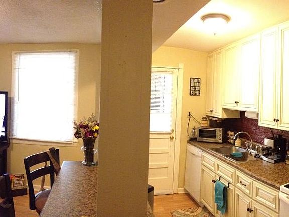5th image of 212 E Waldburg St APT A