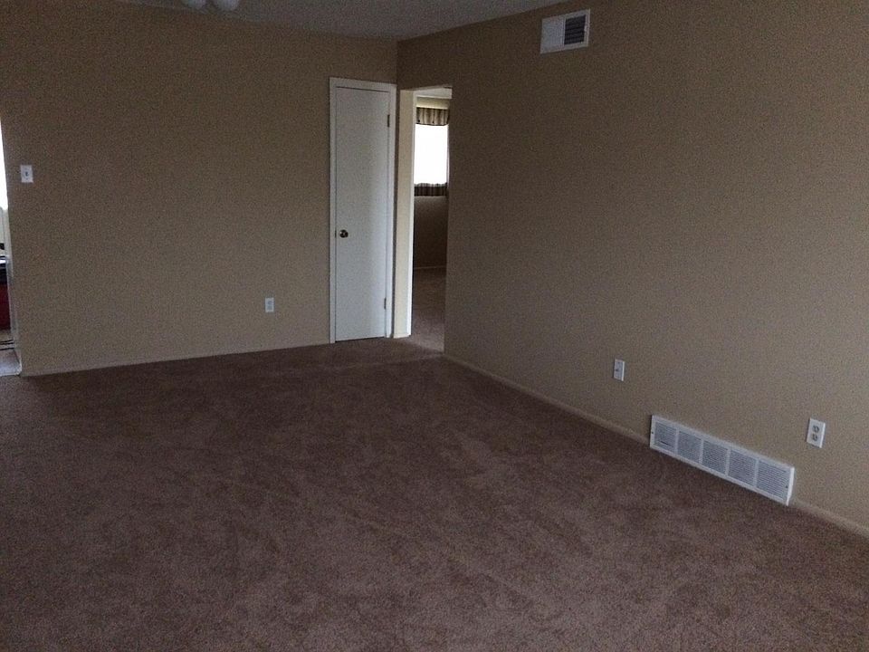 1st image of 10215 Chaucer Ave APT 4