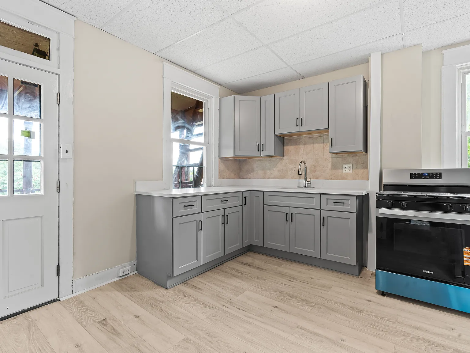 3 bed, 1.5 bath, 1558 sqft, $1,600 — Photo 3