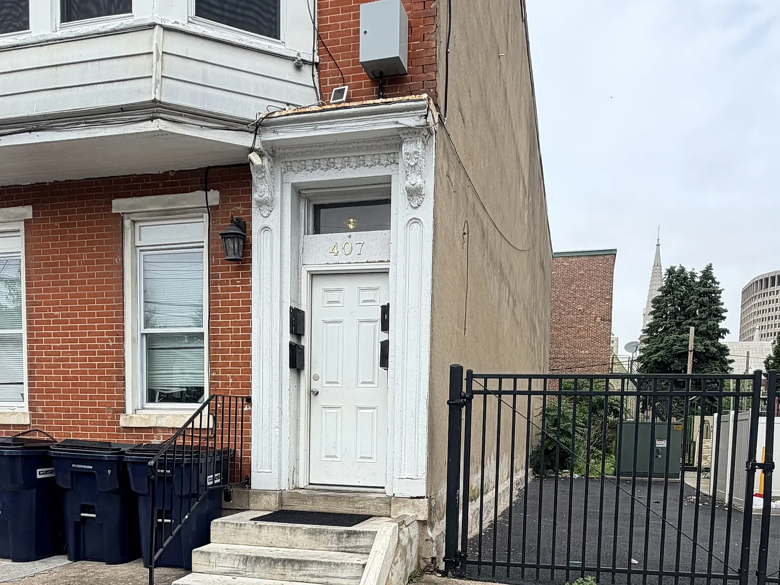 8th St - 407 W - 2 — Photo 1