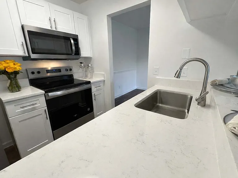 The Waterford at Mandarin Apartments — Photo 45