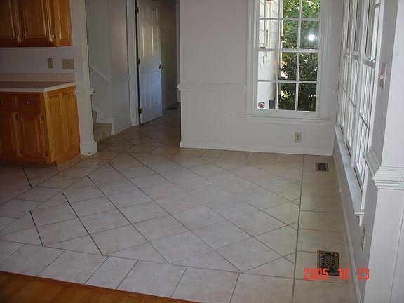 5th image of 402 Birkdale Ct