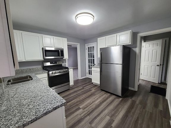 3rd image of 1914 Sterling Ave