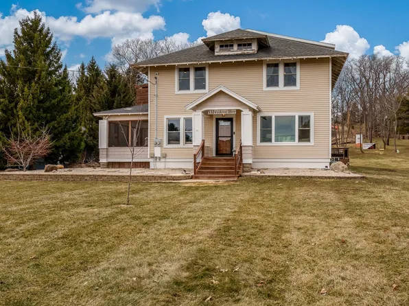 881 Parkview Dr, Milton, WI 53563