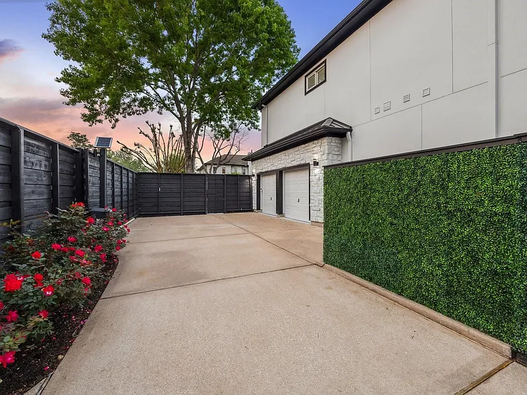 8745 Tollis St — Photo 24