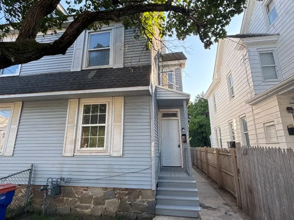 222 S 3rd St, Millville, NJ 08332
