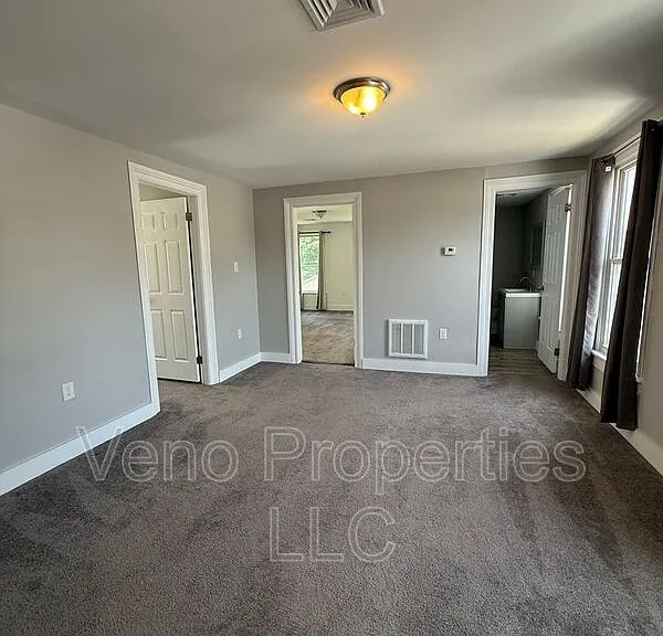 81 Bath St — Photo 14