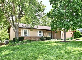7 Spencer Path Dr, Saint Peters, MO 63376