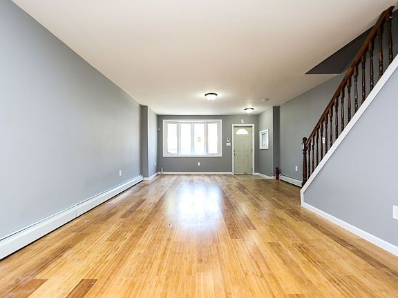 4th image of 1013 E 92nd St