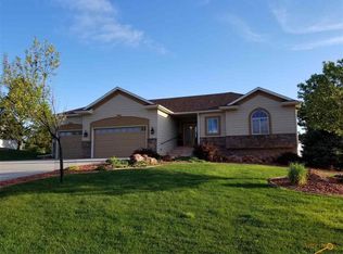 7132 Prestwick Rd, Rapid City, SD 57702