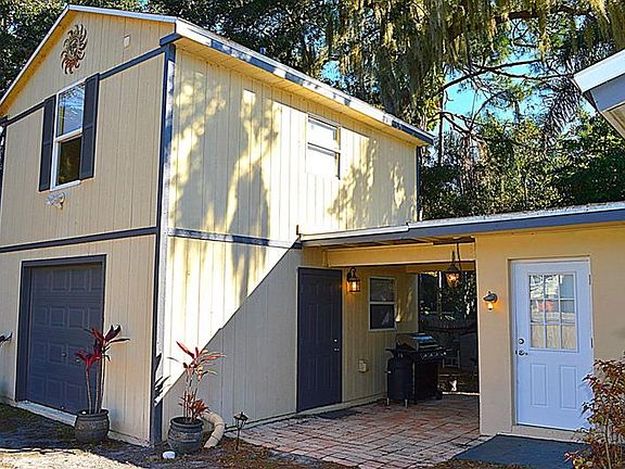 2nd image of 150 11th Ave S