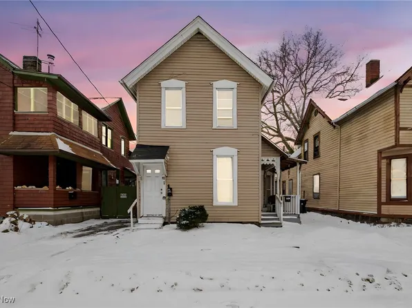 2449 Castle Ave, Cleveland, OH 44113