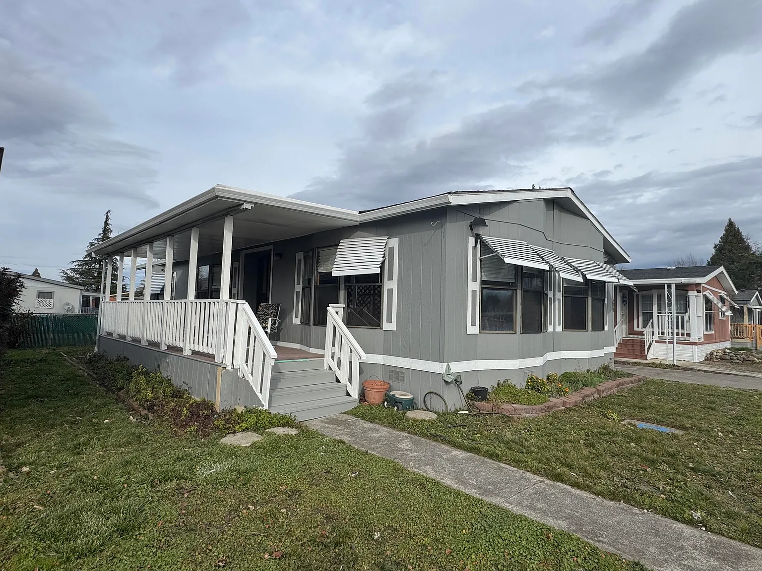 650 Hedy Jayne photo 1