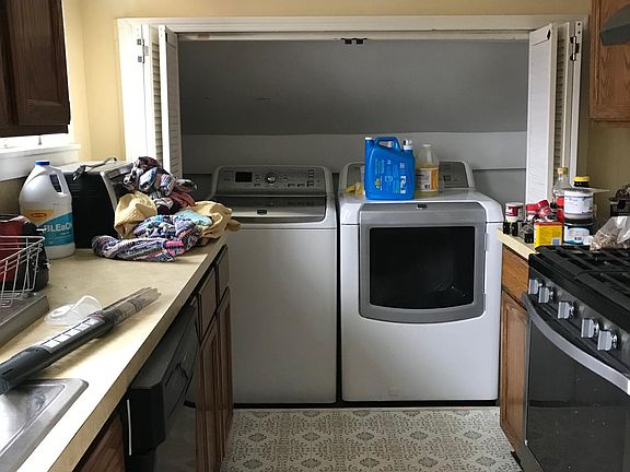 Kitchen and laundry. Very spacious fridge