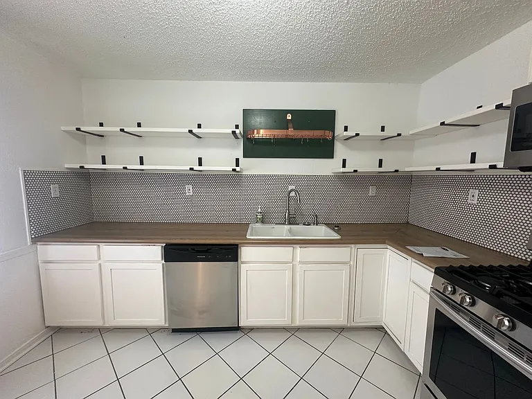 4713 SE 23rd St — Photo 9