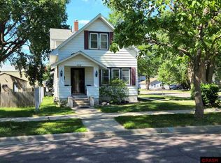 402 Nicollet Ave, North Mankato, MN 56003