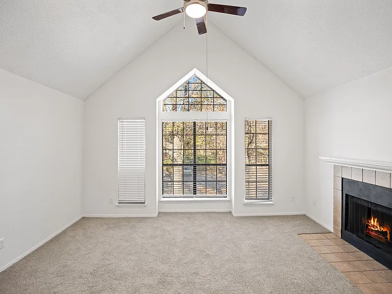 Oak City Apartments — Photo 17