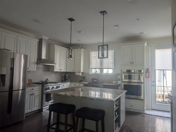 44 Litchfield Ln, Fair Lawn, NJ 07410