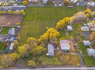 980 Selah Loop Rd, Selah, WA 98942