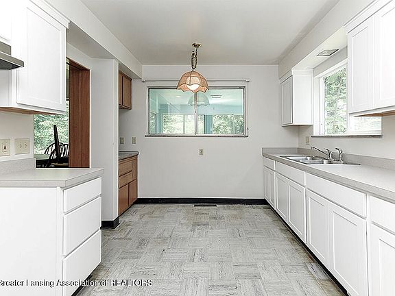 2nd image of 3412 Tecumseh River Rd