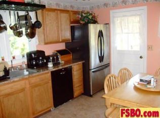 86 Greenview Dr, Waterbury, CT 06708