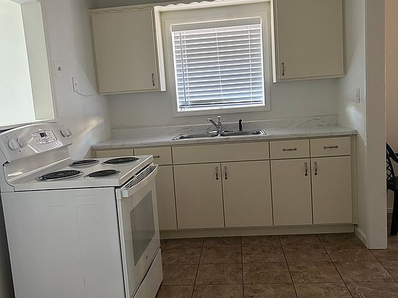 4th image of 317 E Tokay St