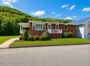 118 Tharp St, Coal Township, PA 17866