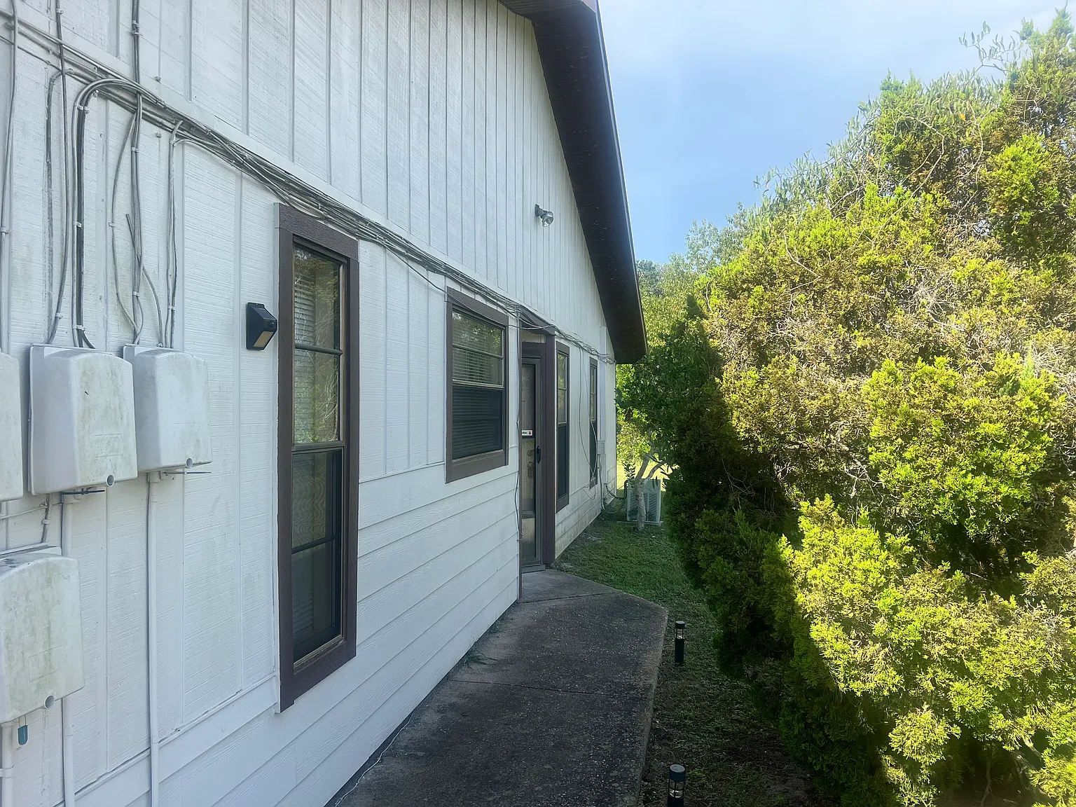 Must See 2/2/1 In Spring Hill! — Photo 2