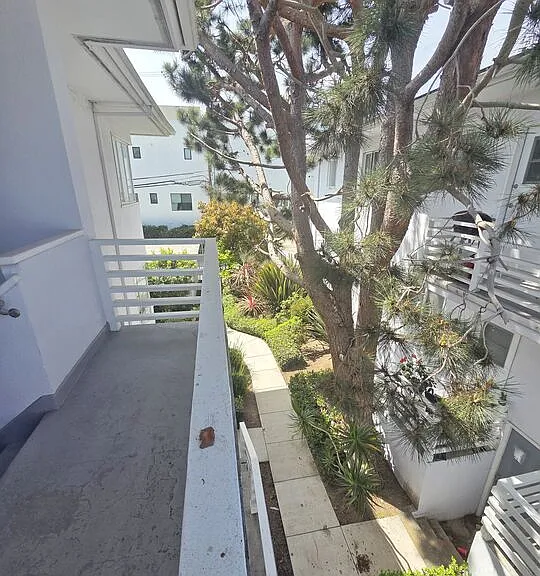 134 San Vicente Blvd #C — Photo 14