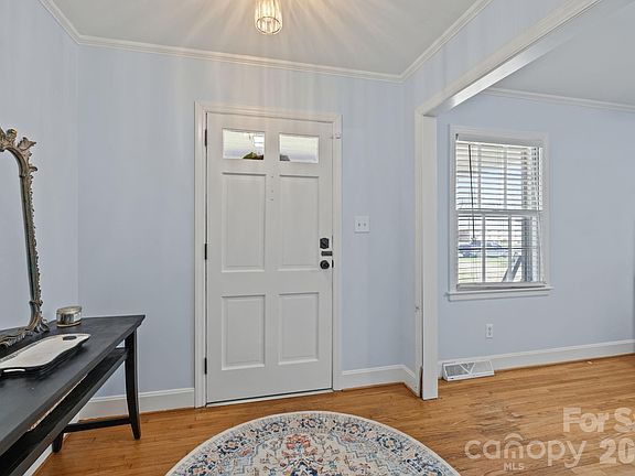 4th image of 7614 Rolling Hill Rd